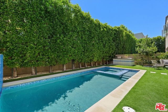 14624 Mccormick Street, Sherman Oaks CA: https://media.crmls.org/mediaz/9f77af8a-4939-46f2-bf76-274941f32ed8.jpg