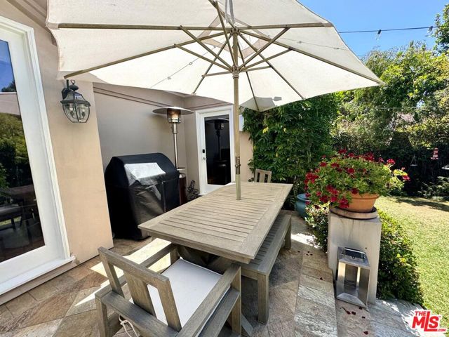 328 15th Street, Santa Monica CA: https://media.crmls.org/mediaz/9f77be11-9bed-438d-8138-8a729a5ba8af.jpg