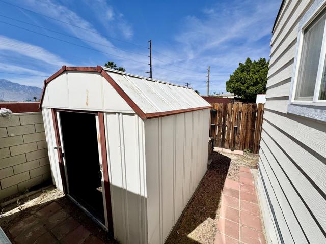 32075 Westchester Drive, Thousand Palms CA: https://media.crmls.org/mediaz/9f77f154-0715-430e-b5c3-7afc275cb530.jpg