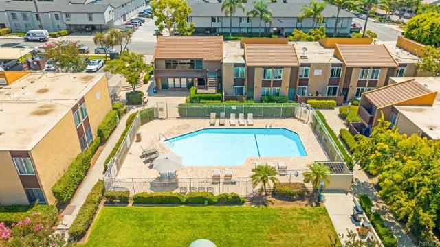 3456 Castle Glen Dr, Mission Valley CA: https://media.crmls.org/mediaz/9f782c79-38f9-439f-b6b9-c1a9e6f3fc45.jpg