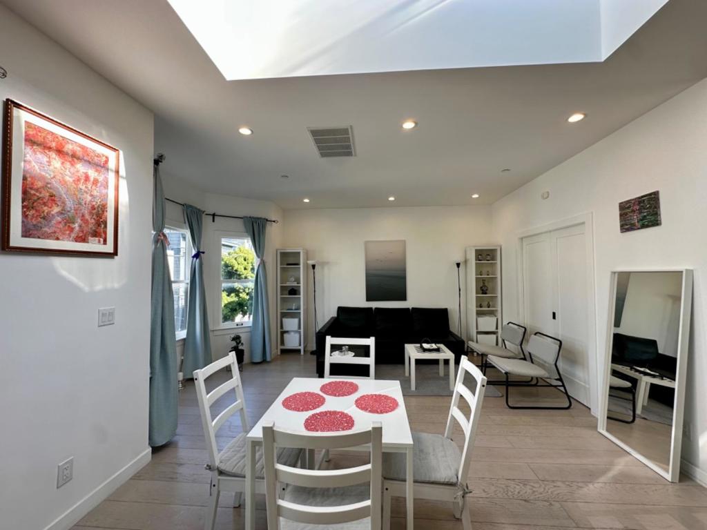 1370 Natoma