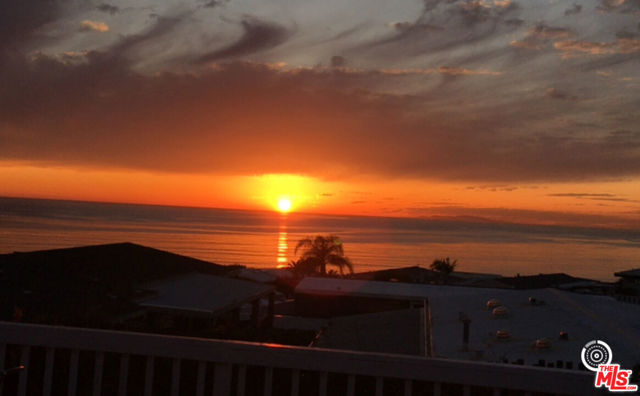 29500 Heathercliff, Malibu CA: https://media.crmls.org/mediaz/9f7982e8-ab26-486e-a5fd-d7aee1cf74f5.jpg