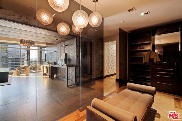 1155 S Grand Avenue, Los Angeles CA: https://media.crmls.org/mediaz/9f79c23b-d19a-4648-a34d-45ff2f3293c9.jpg