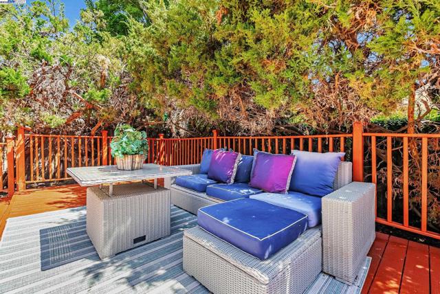 39622 Benavente Ave, Fremont CA: https://media.crmls.org/mediaz/9f79c2b7-6a3e-4b81-8048-0961b6bdf2e4.jpg