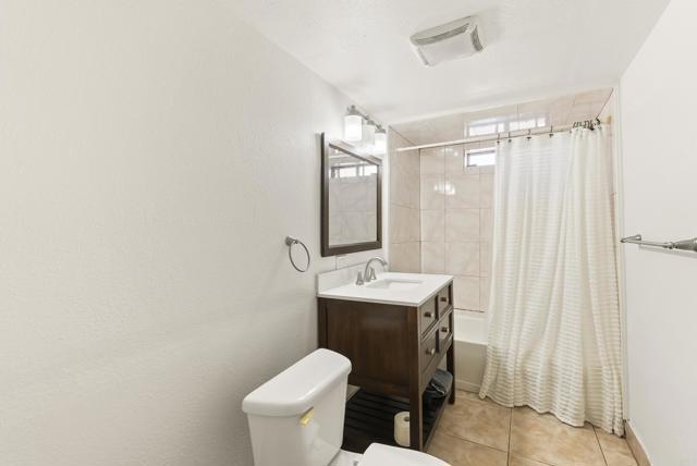 Detail Gallery Image 31 of 47 For 3040 Byron St, San Diego,  CA 92106 - 6 Beds | 2 Baths