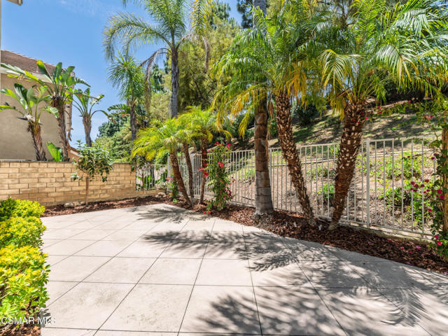 3185 Clarita Court, Thousand Oaks CA: https://media.crmls.org/mediaz/9f7ac079-3b18-4eec-b0e1-4e238cb6cec4.jpg