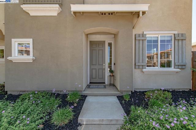 397 Baja Ct, Brentwood CA: https://media.crmls.org/mediaz/9f7b1be8-5977-46fb-b07f-3efcf2bb457c.jpg