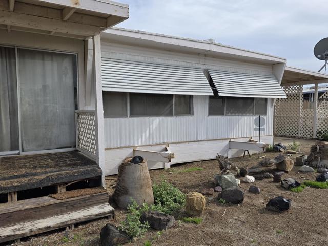 9588 Avenue H, Bombay Beach CA: https://media.crmls.org/mediaz/9f7c2657-7a52-4e49-8257-60717f5de63d.jpg