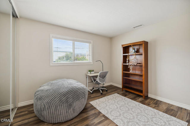 Detail Gallery Image 17 of 29 For 1519 Lyndhurst Ave, Camarillo,  CA 93010 - 4 Beds | 2 Baths