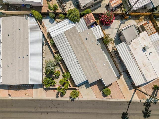 32857 Bloomfield Avenue, Thousand Palms CA: https://media.crmls.org/mediaz/9f7d5a7f-3391-46df-b408-a10f85286017.jpg