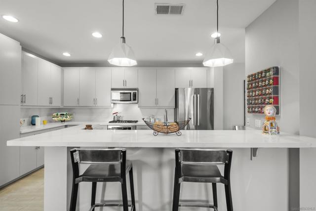 3650 5th Avenue, San Diego CA: https://media.crmls.org/mediaz/9f7df823-e647-4cbe-a35f-7890d3c7715a.jpg