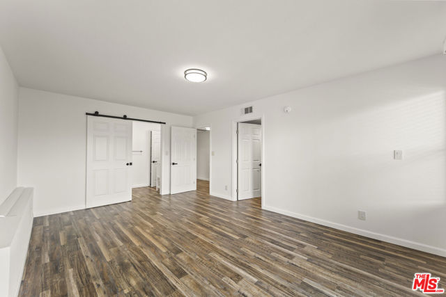 11621 Sunshine Terrace, Studio City CA: https://media.crmls.org/mediaz/9f7e25c0-5601-4c40-b217-f25b348aa5b2.jpg