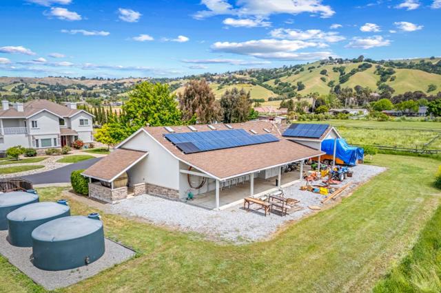 2340 Tennant Avenue, Morgan Hill CA: https://media.crmls.org/mediaz/9f7e3211-2c91-485f-ab5d-bb01c7c613ee.jpg