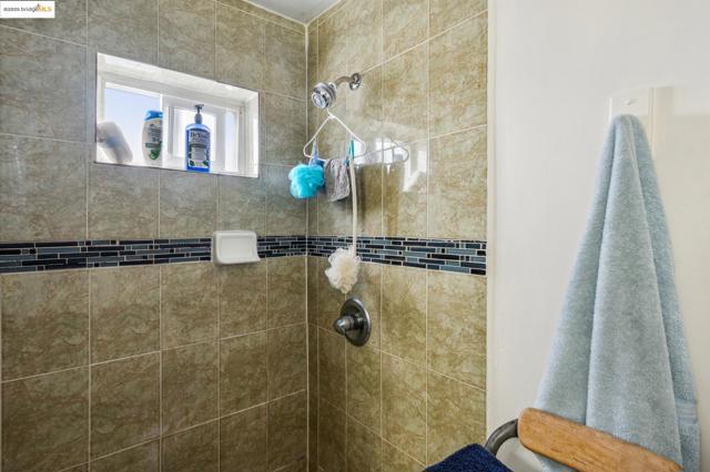 1820 International Blvd, Oakland CA: https://media.crmls.org/mediaz/9f7f0a24-d358-4716-8c89-bb24eeb2260e.jpg