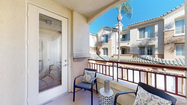 12376 Carmel Country Rd, San Diego CA: https://media.crmls.org/mediaz/9f7f9c3e-5f1d-4152-b38a-87e9ad37f272.jpg
