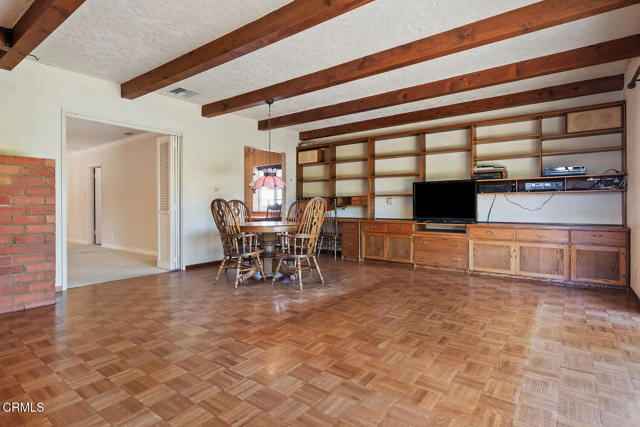 Detail Gallery Image 10 of 30 For 17835 Tarzana St, Encino,  CA 91316 - 4 Beds | 3 Baths