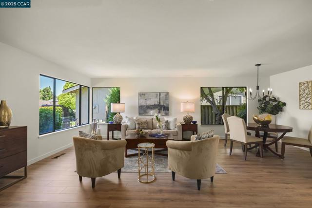 169 Castleton Court, San Ramon CA: https://media.crmls.org/mediaz/9f804c37-e3a2-4a59-a3ae-b207fbe8cb7f.jpg