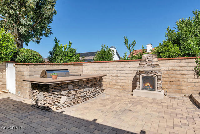 6344 Kerryhill Court, Agoura Hills CA: https://media.crmls.org/mediaz/9f80d121-41f6-4f30-8b3d-53f0e565443d.jpg