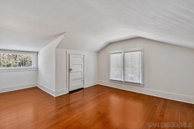 1312 3Rd St, Coronado CA: https://media.crmls.org/mediaz/9f80f60a-c7a0-4503-b23a-e61582fa3b6c.jpg
