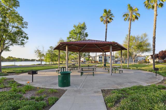 2342 Winchester Loop, Discovery Bay CA: https://media.crmls.org/mediaz/9f815b13-6de0-4953-83ca-5506ba136d3e.jpg