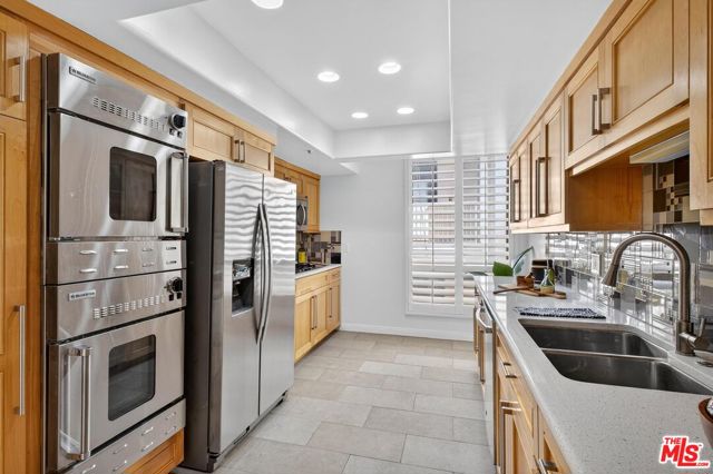 10307 Missouri Avenue, Los Angeles CA: https://media.crmls.org/mediaz/9f8161bd-d0f4-4bb9-9bab-b211d288331c.jpg