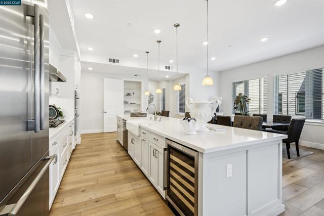 20 Woodbury Highlands Court, Lafayette CA: https://media.crmls.org/mediaz/9f820f19-a093-4c22-a0b9-a4eaf1a55720.jpg
