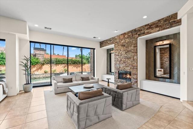 Image 26 of 43 For 50380 Via Serenidad