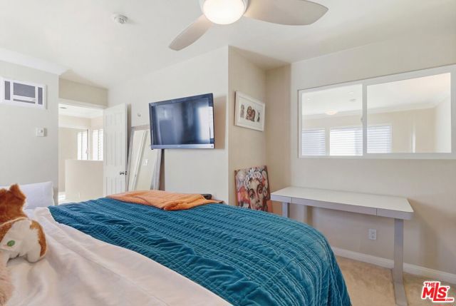 240 The, Redondo Beach CA: https://media.crmls.org/mediaz/9f8298e8-2ee2-4ee6-93dc-e81030322677.jpg