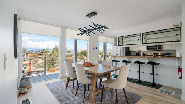 6946 Lennox Avenue, Yucca Valley CA: https://media.crmls.org/mediaz/9f82a6be-b3cd-49cd-95e3-2083610a8bfe.jpg