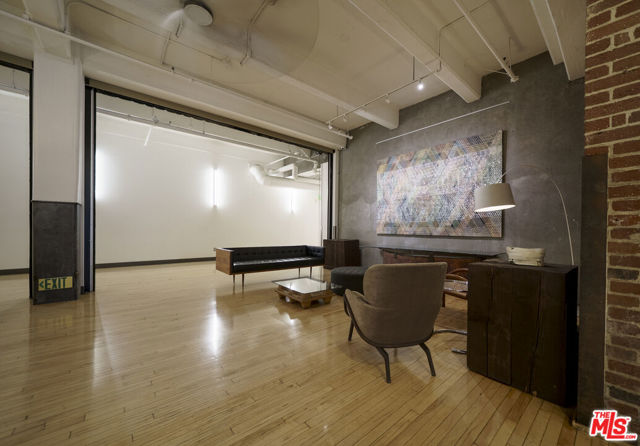 1850 Industrial Street, Los Angeles CA: https://media.crmls.org/mediaz/9f8301b1-7b14-4c29-b27a-dbe9906ce533.jpg