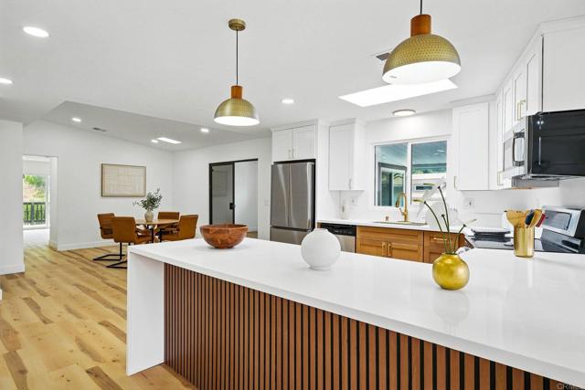 8975 Lawrence Welk Drive, Escondido CA: https://media.crmls.org/mediaz/9f831315-fc44-43c8-ae29-74946bbba0c6.jpg