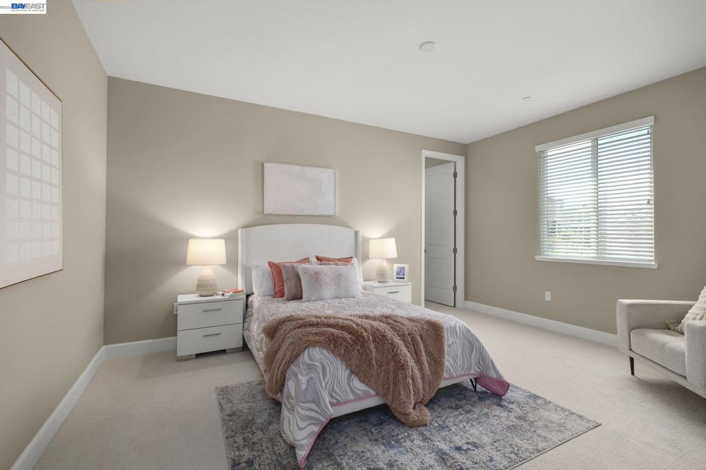 https://media.crmls.org/mediaz/9f8328ea-6b30-4865-9f9d-e26a89271bef.jpg?preset=X-Large