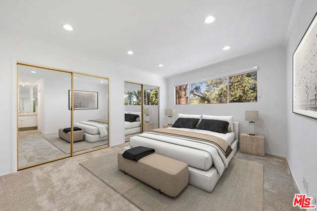 222 7th Street, Santa Monica CA: https://media.crmls.org/mediaz/9f83d595-b8d6-466d-9553-e6e07ded8eb9.jpg