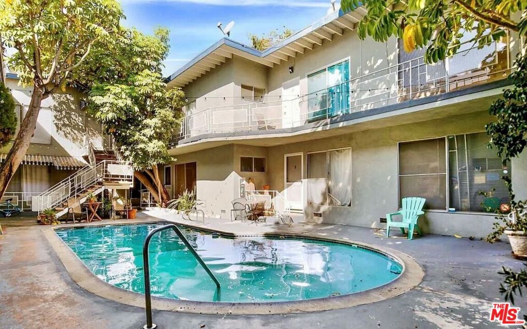 941 N San Vicente Boulevard #9
