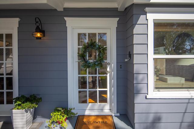 950 Olive Ave, Coronado CA: https://media.crmls.org/mediaz/9f8579fd-33bb-4b55-a6ea-17ea58232b19.jpg