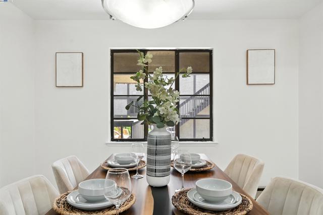 1116 Brewster Ave, Redwood City CA: https://media.crmls.org/mediaz/9f86c5b0-0127-43c9-9627-b9e44c591a59.jpg