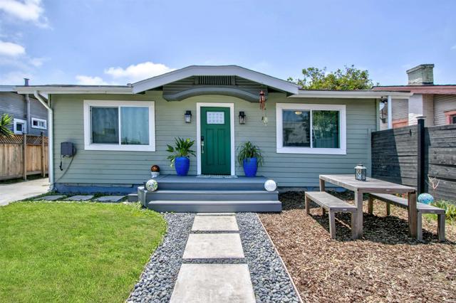 4040 42 35Th Street, San Diego CA: https://media.crmls.org/mediaz/9f87c6d7-d8e9-47c9-8d77-a3f45607baa3.jpg