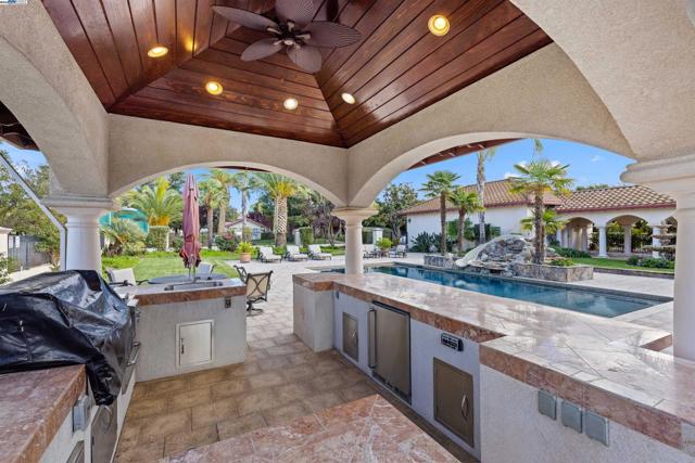 4224 Greenville Rd, Livermore CA: https://media.crmls.org/mediaz/9f883301-4a3a-411e-8949-3d9eae773af1.jpg