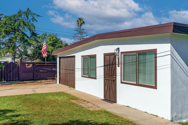 928 Flroida Street, Imperial Beach CA: https://media.crmls.org/mediaz/9f88fea6-63c8-4385-aaff-75c0daf423d4.jpg