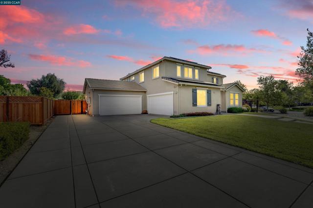 2121 Bluffs Dr, Livermore CA: https://media.crmls.org/mediaz/9f89bf74-489a-4a9d-89cb-1b68c0eefa59.jpg