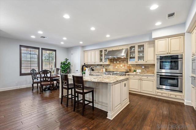 6839 Helenite Pl, Carlsbad CA: https://media.crmls.org/mediaz/9f8a2bc2-c582-460b-be4c-f4c455d4ca6d.jpg