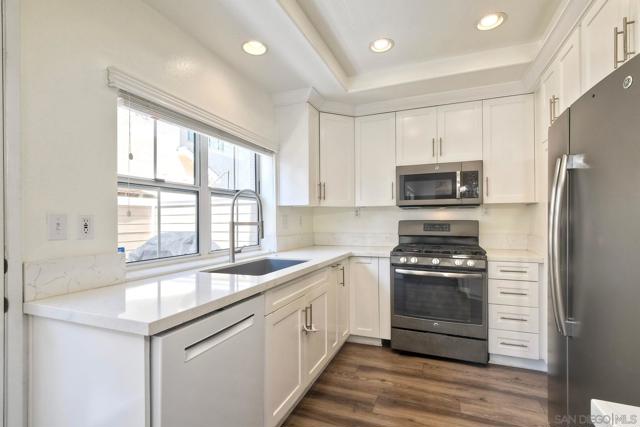 9960 Scripps Vista Way, San Diego CA: https://media.crmls.org/mediaz/9f8a9ee8-62a7-4d5b-993f-a4b265ff7c27.jpg