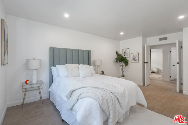 2593 Sunnydale Drive, Duarte CA: https://media.crmls.org/mediaz/9f8bb093-7dfe-4df8-96c4-e8cc785da342.jpg