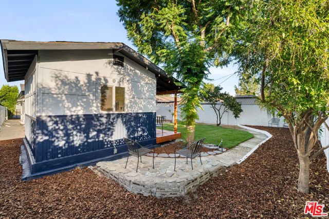 10425 Jordan Avenue photo 28
