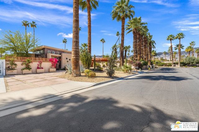 70051 Chappel Road, Rancho Mirage CA: https://media.crmls.org/mediaz/9f8cc08d-06a1-4047-bfe7-bf968d23c8cb.jpg