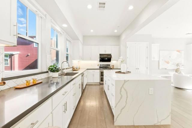 649 Sierra Vista Avenue, Mountain View CA: https://media.crmls.org/mediaz/9f8d0a19-e297-4530-95db-3a43434f88a4.jpg