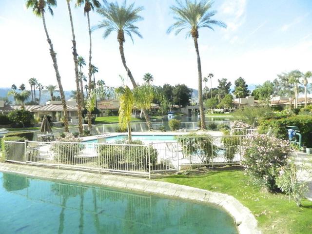 236 Lake Shore Drive, Rancho Mirage, California 92270, 3 Bedrooms Bedrooms, ,2 BathroomsBathrooms,Condominium,For Sale,Lake Shore,219112524DA