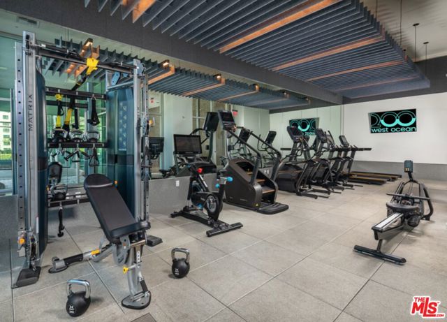 200 W Ocean Boulevard, Long Beach CA: https://media.crmls.org/mediaz/9f8dbe99-d177-494f-89fc-4bd70df63cf0.jpg