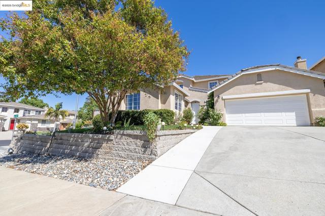 1856 Buck Mountain Court, Antioch CA: https://media.crmls.org/mediaz/9f8ddda1-e7d3-4c2f-94c7-2110e81b5c07.jpg