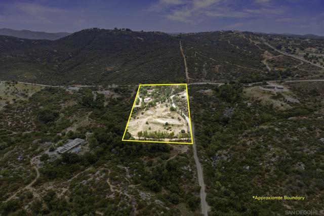 19602 Santee Lane, Valley Center CA: https://media.crmls.org/mediaz/9f8e5ba3-ed1b-45cb-b9c4-fa4211c0a13b.jpg